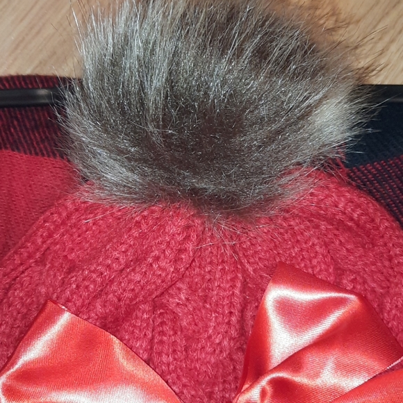 *NEW* snowhat and plaid scarf set - Picture 2 of 3
